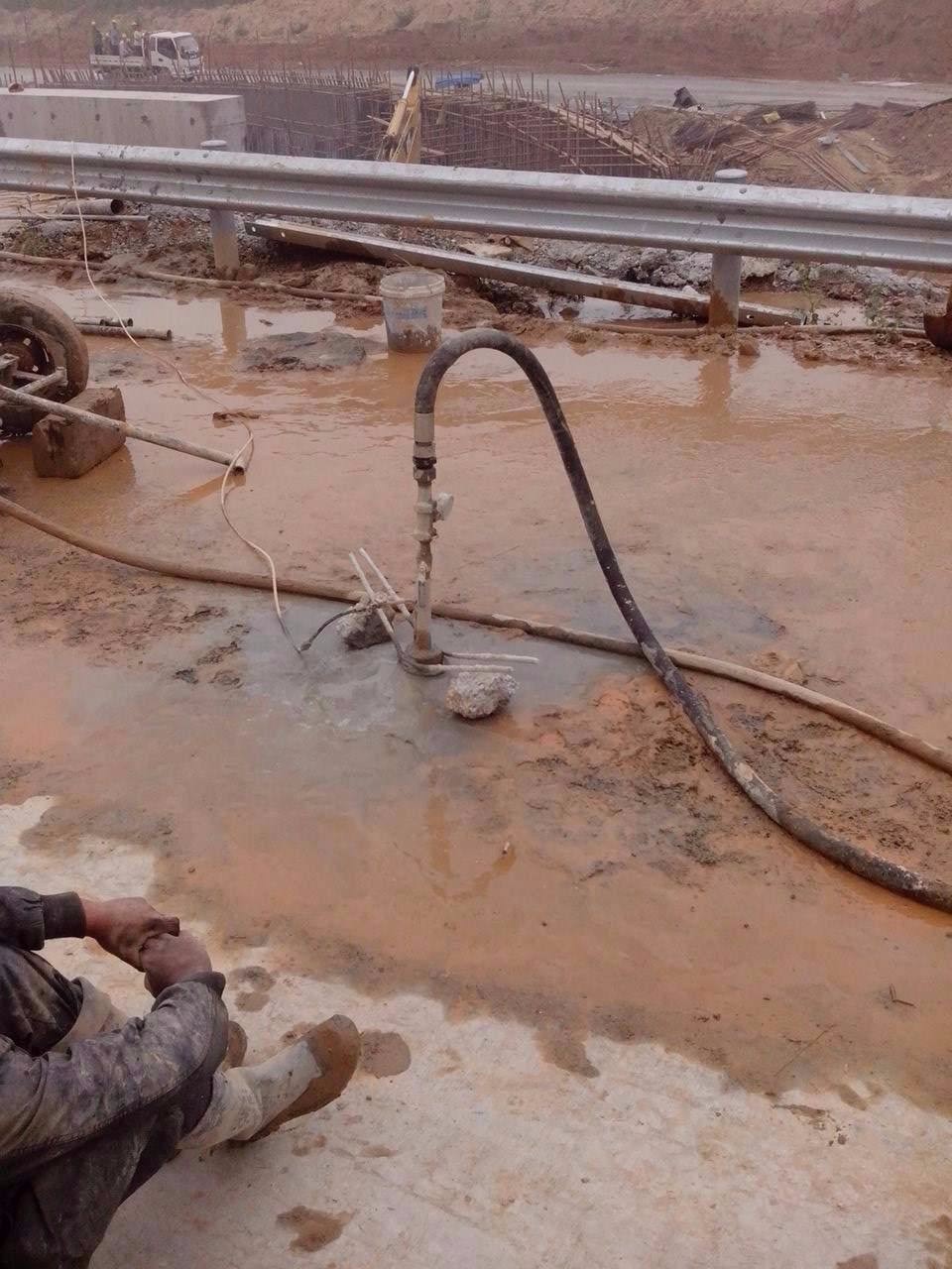 泰丰办事处路基压密注浆