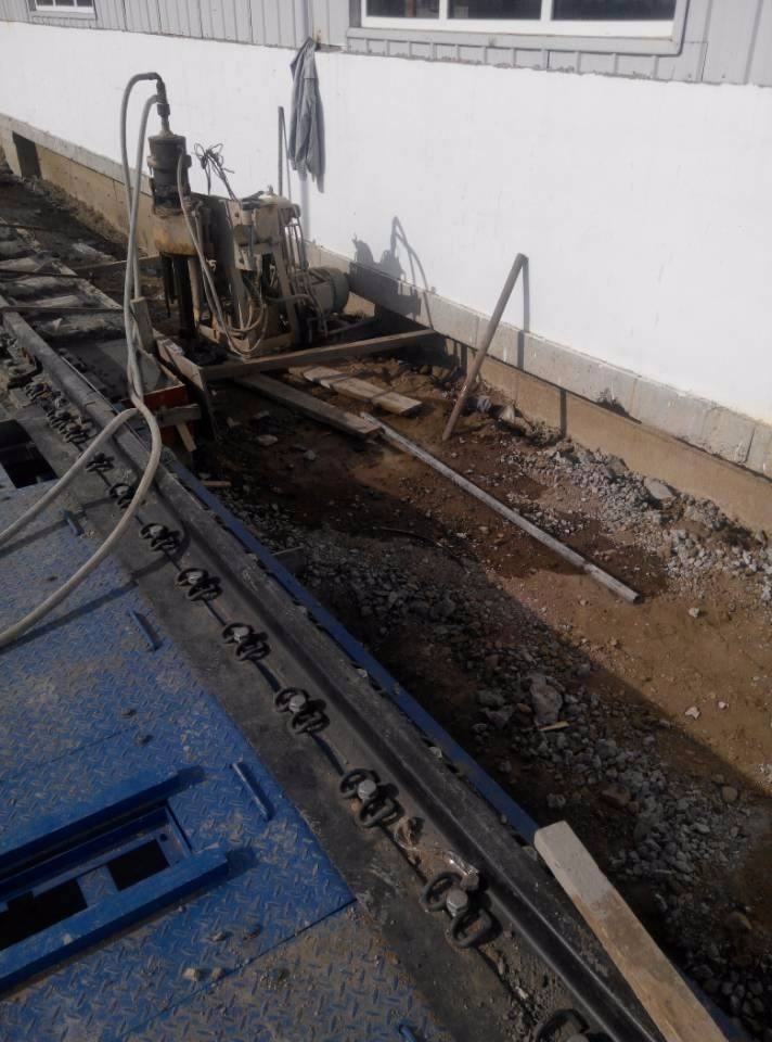 泰丰办事处注浆治理铁路高路基沉陷病害